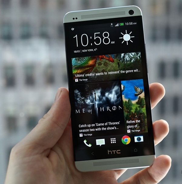 HTC One BlinkFeed